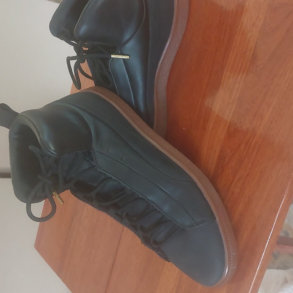 PUMA NATURAL mid high black leather gum sole gently used casual sneaker